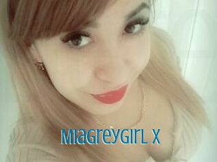 MiaGreyGirl_X