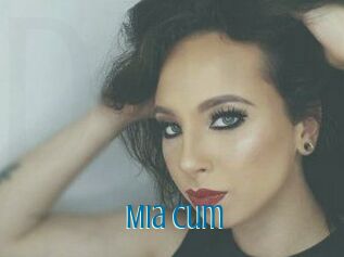 Mia_cum