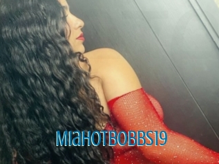 Miahotbobbs19