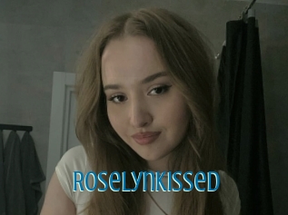 Roselynkissed